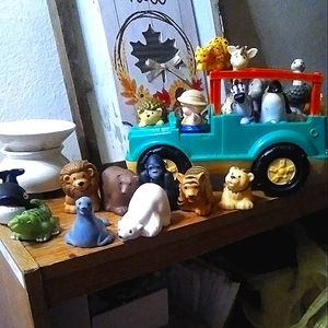 Fisher Price little People safari truck